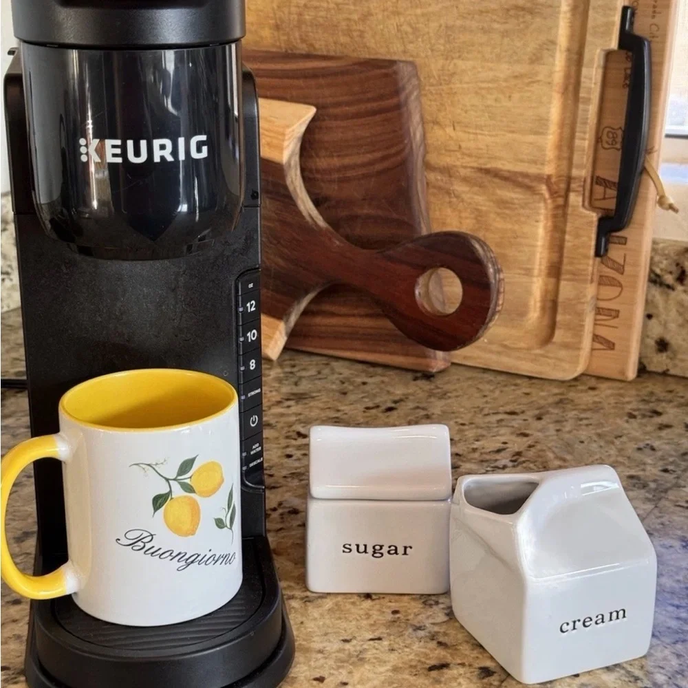 Crate&Barrel White Ceramic Creamer & Sugar Set with Lid, Glossy Finish